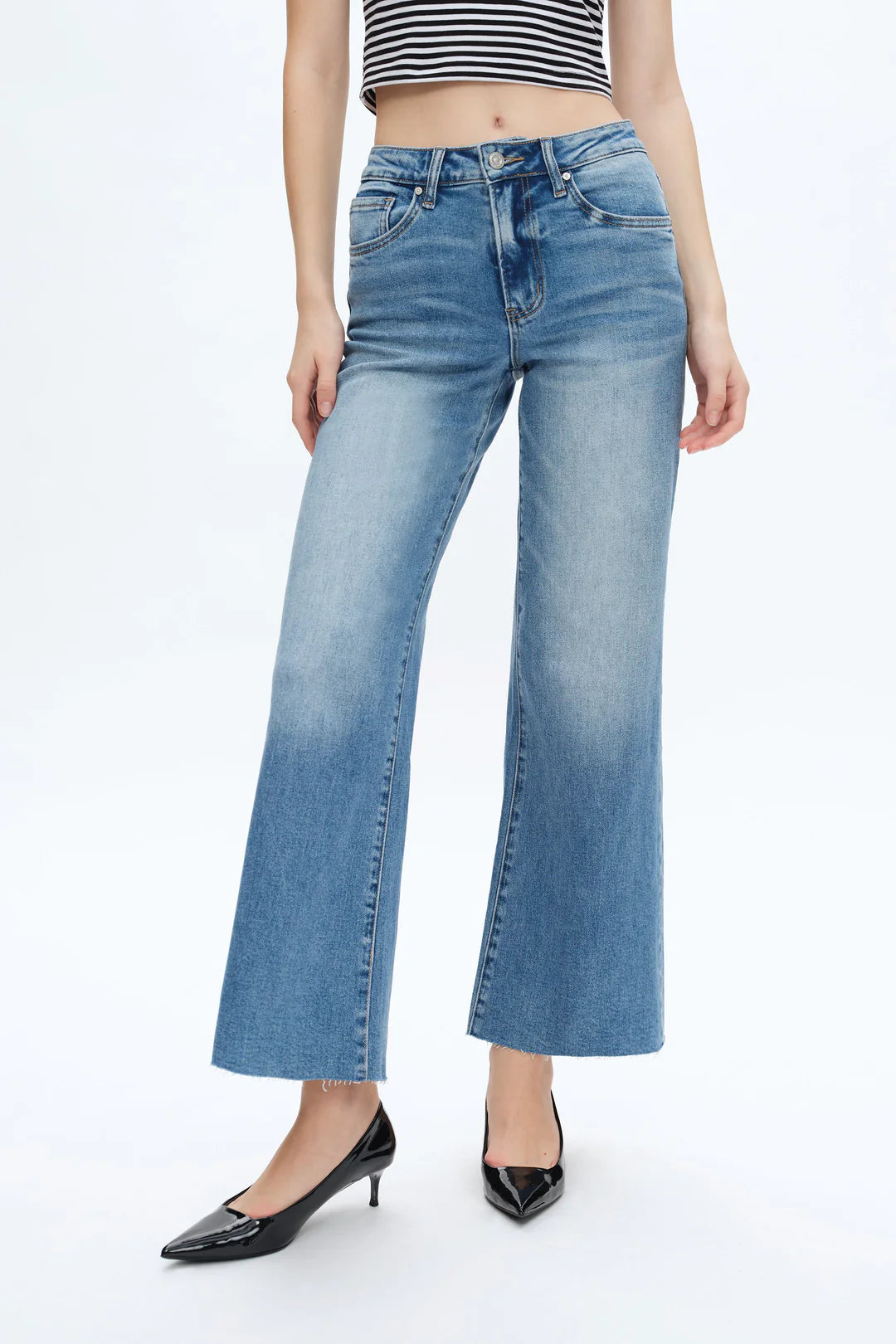 Bayeas Mid-Rise Wide-Leg Jeans with Raw Hem – Light Wash
