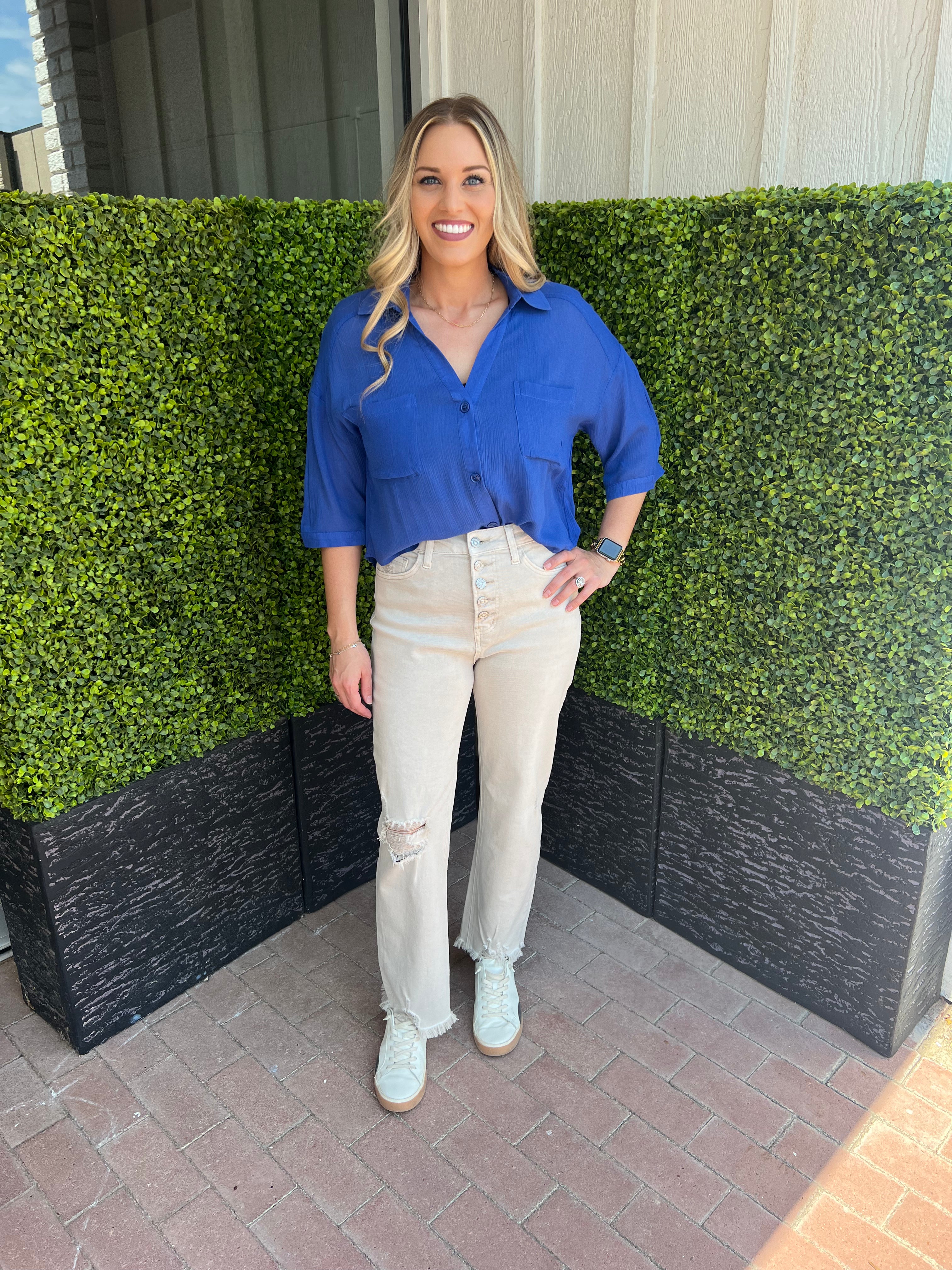 High Rise Straight Leg Jeans – Button Fly & Frayed Hem in Oyster Gray