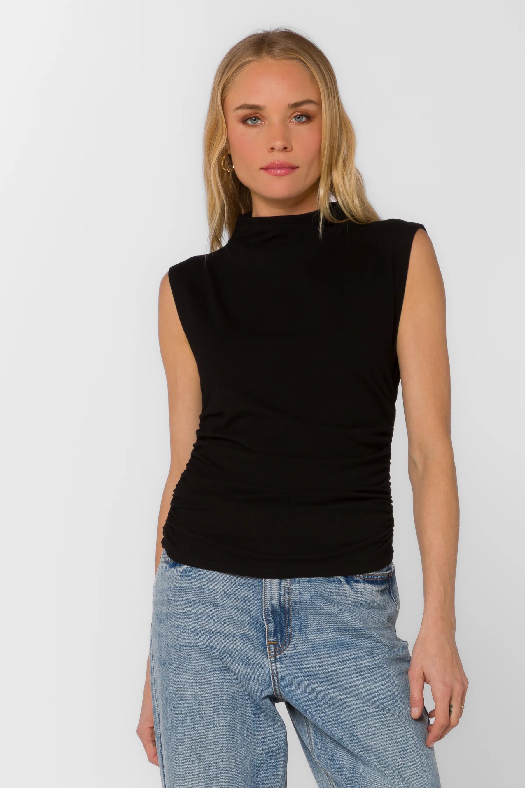 Lavali Black Top