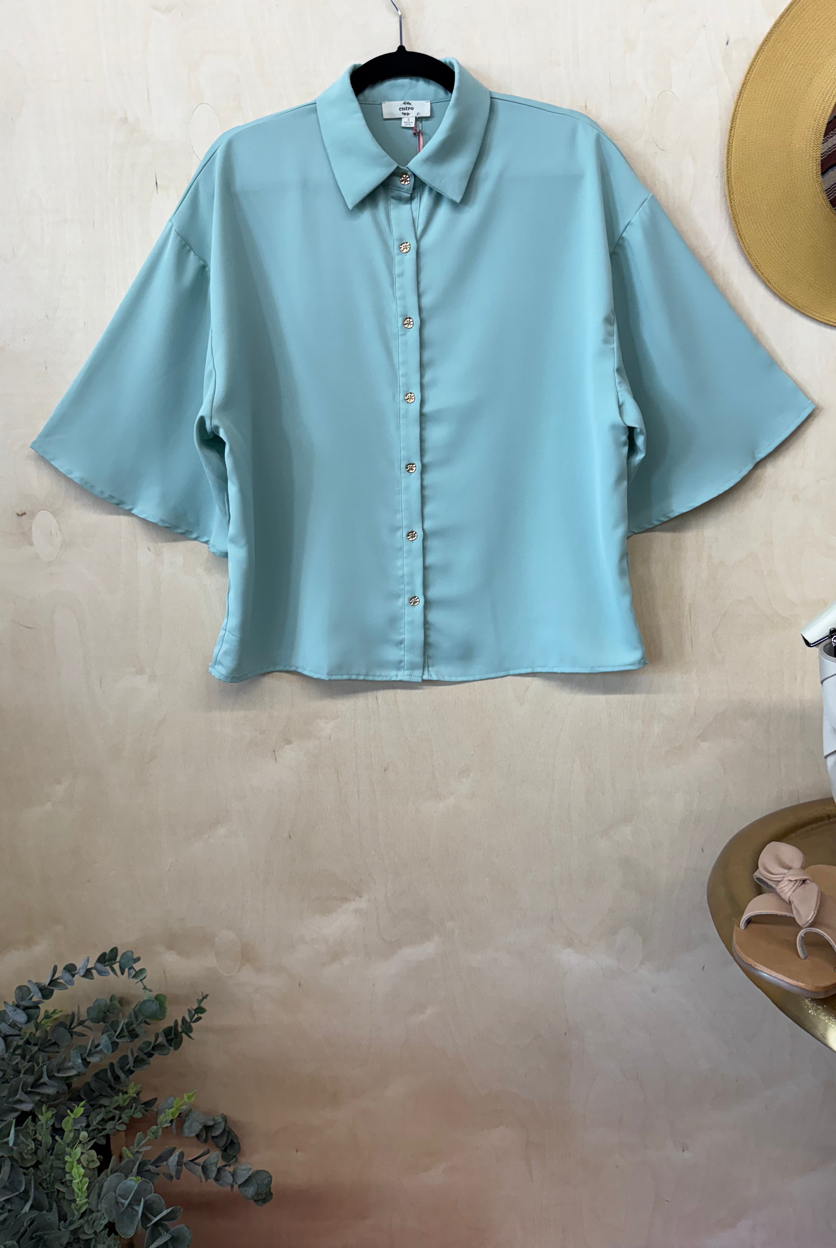 3/4 Sleeve Cropped Button Up