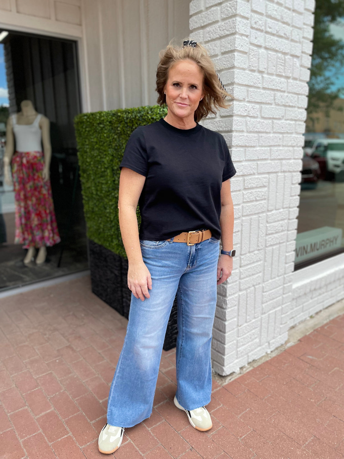 Bayeas Mid-Rise Wide-Leg Jeans with Raw Hem – Light Wash 