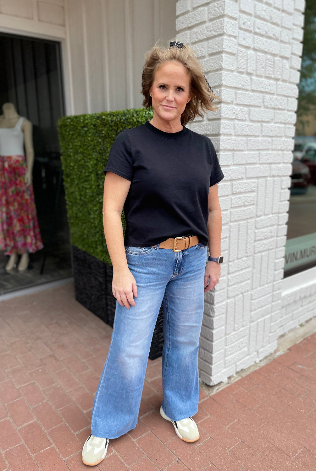Bayeas Mid-Rise Wide-Leg Jeans with Raw Hem – Light Wash