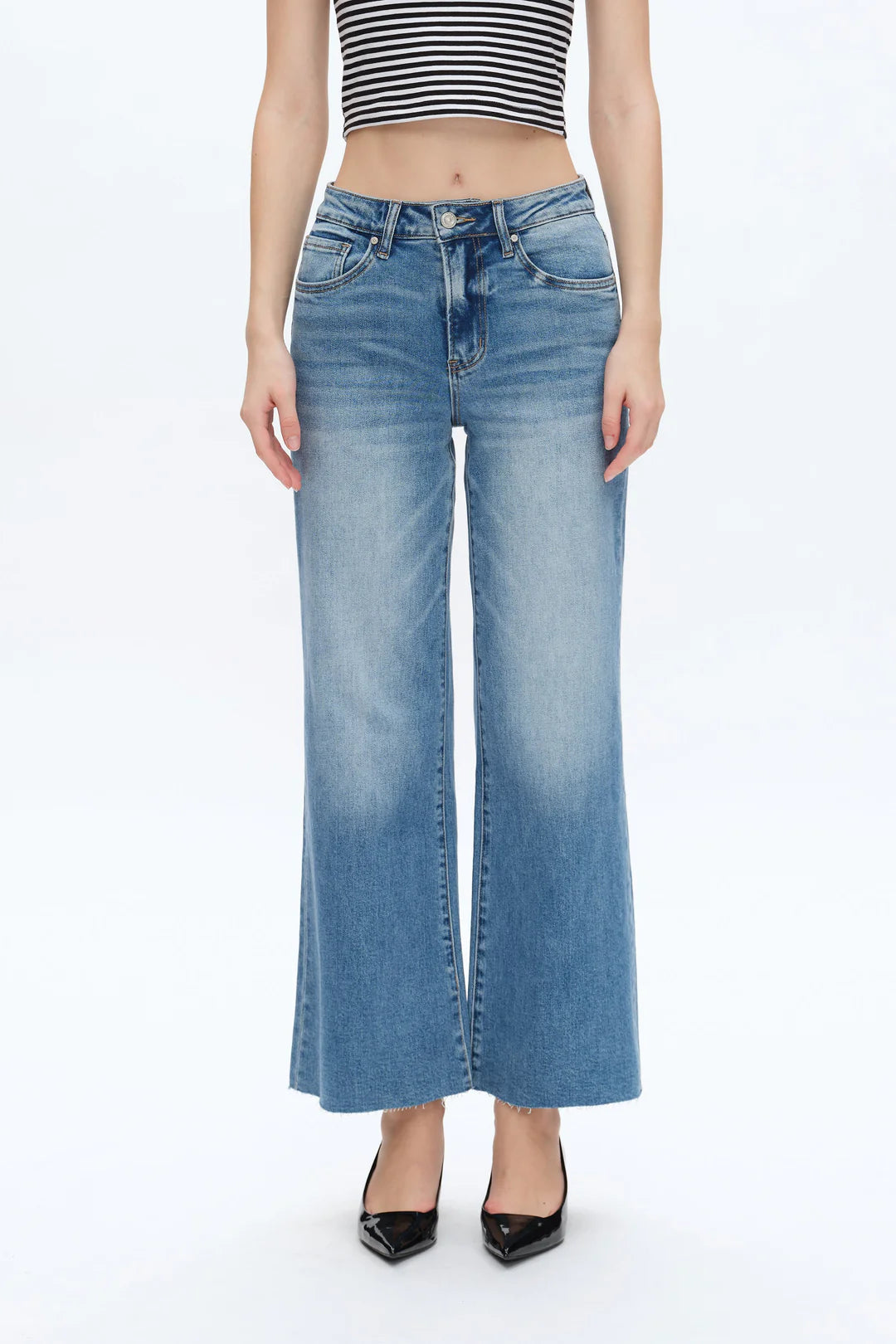 Bayeas Mid-Rise Wide-Leg Jeans with Raw Hem – Light Wash 