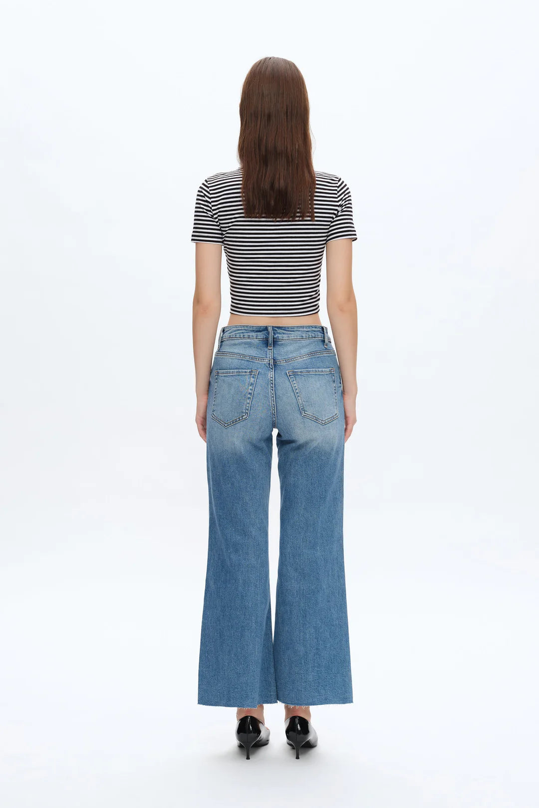 Bayeas Mid-Rise Wide-Leg Jeans with Raw Hem – Light Wash 