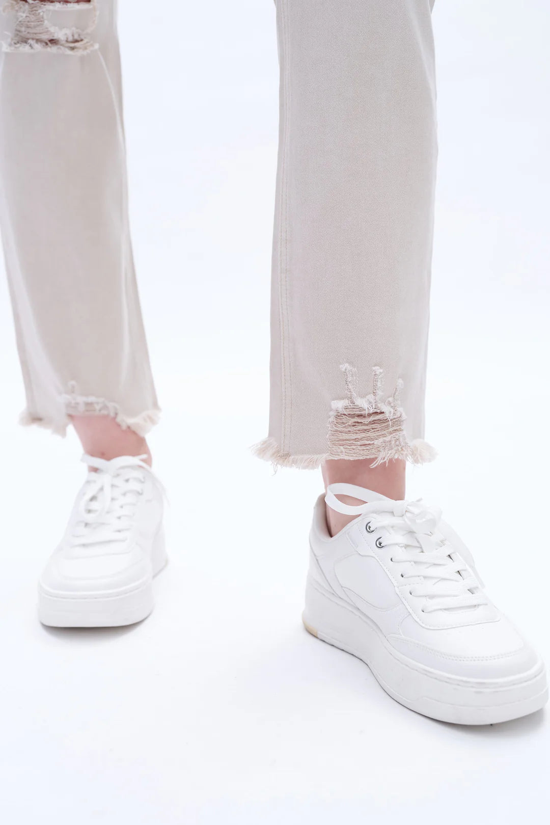 High Rise Straight Leg Jeans – Button Fly & Frayed Hem in Oyster Gray 