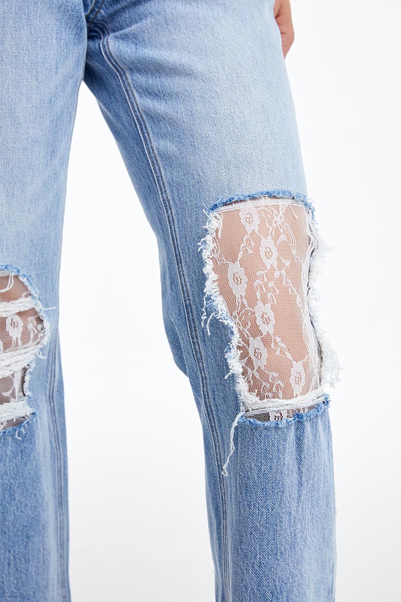 Lace-Up Side Distressed Jeans – Light Wash 