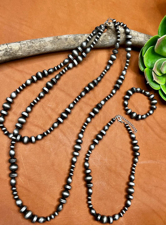 Amarillo Long Necklace